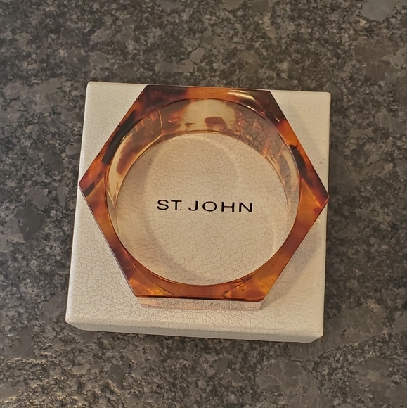 St John Anniversary Tortise Cuff - Picture 2 of 3